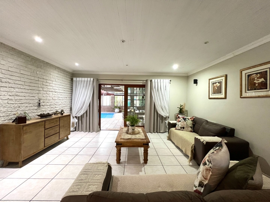 4 Bedroom Property for Sale in Walmer Downs Eastern Cape